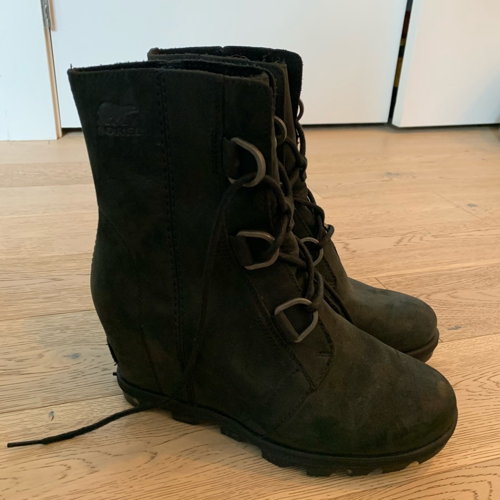 Sorel Women’s Joan Of Arc Wedge Lace Up Booties